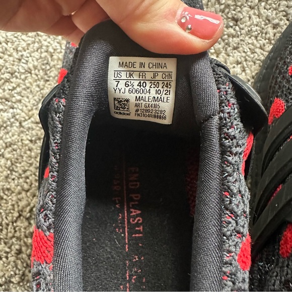 Like New 2022 Adidas UltraBoost 5.0 DNA 'Valentine's Day'; size Men 7/womens 8 - Picture 2 of 7